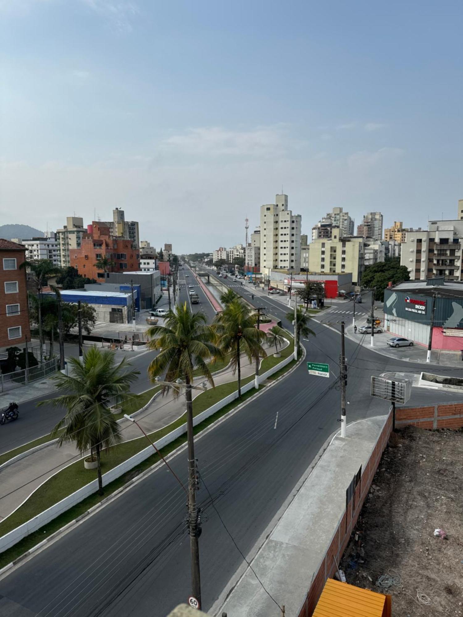 Excelente Apartamento Bem Localizado A 450 Metros Da Praia กัวรูจา ภายนอก รูปภาพ